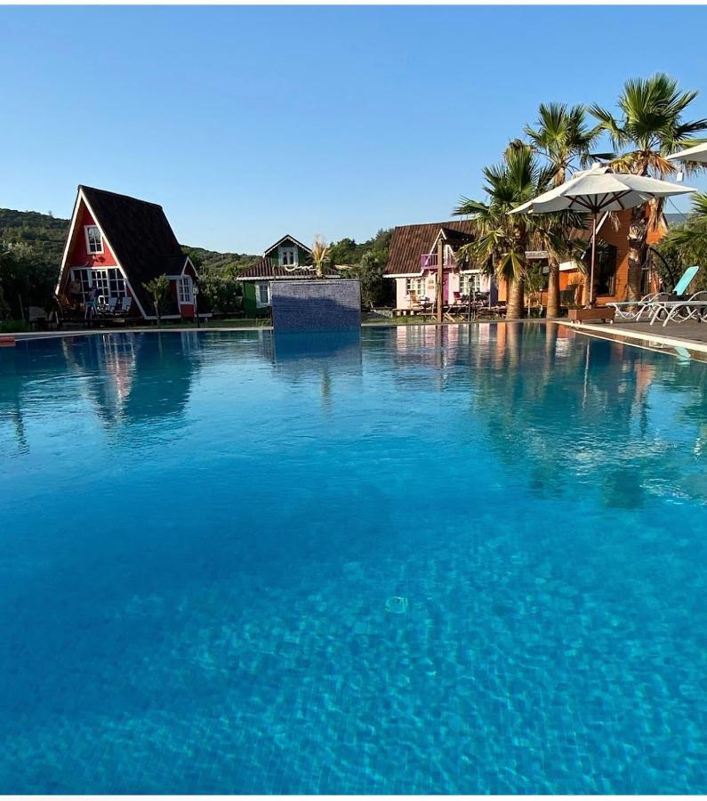 Seyyah Cafe Bungalows Aliaga Exteriör bild