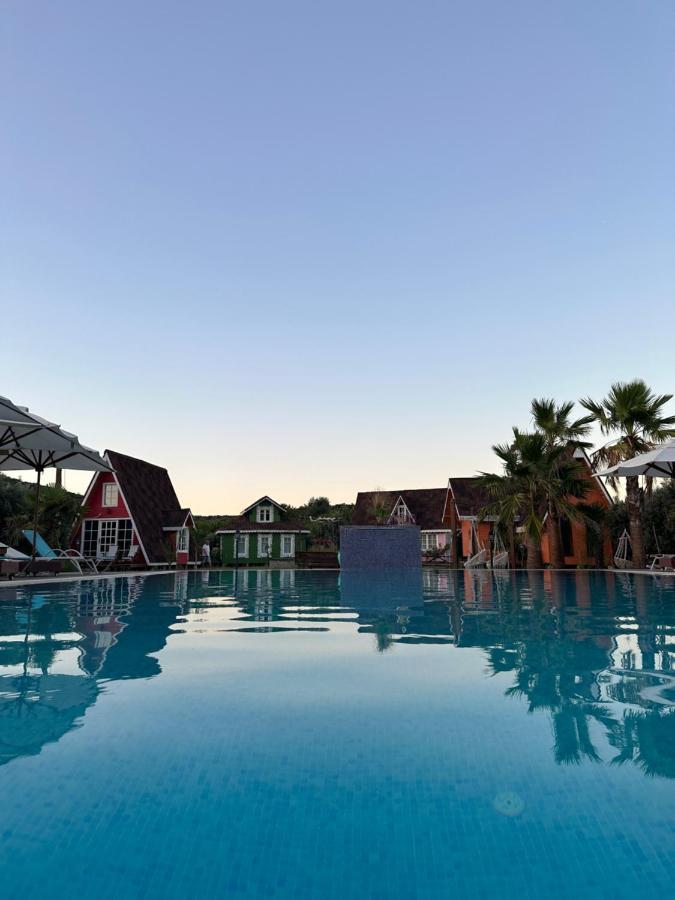 Seyyah Cafe Bungalows Aliaga Exteriör bild