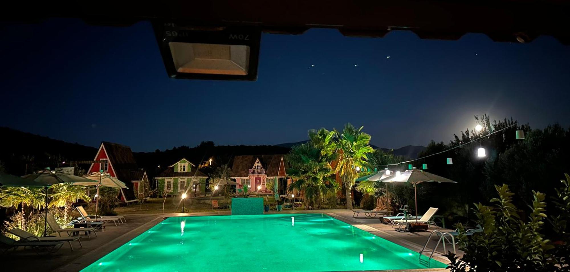 Seyyah Cafe Bungalows Aliaga Exteriör bild